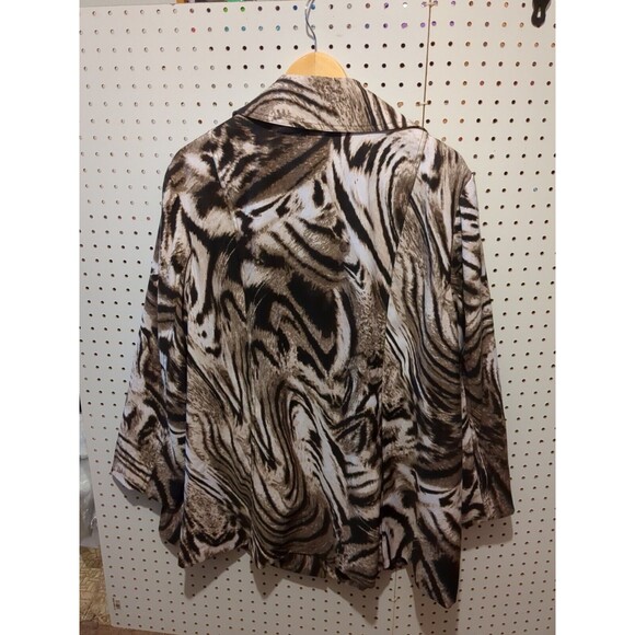 Susan Graver 2X 3 Button Jacket Black Grey White Animal Print - Picture 2 of 4